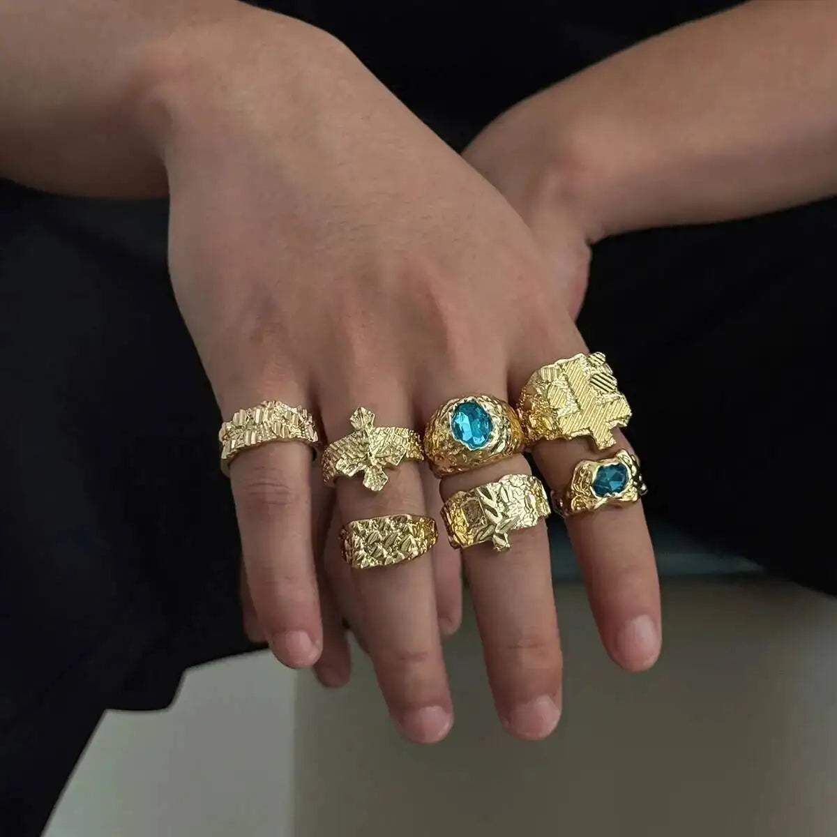 Ingemark 7 Pcs/Set Unique Gold Color Texture Metal Open Rings for Men Punk Inlay Blue Acrylic Rhinestone Rings Male Jewelry Gift