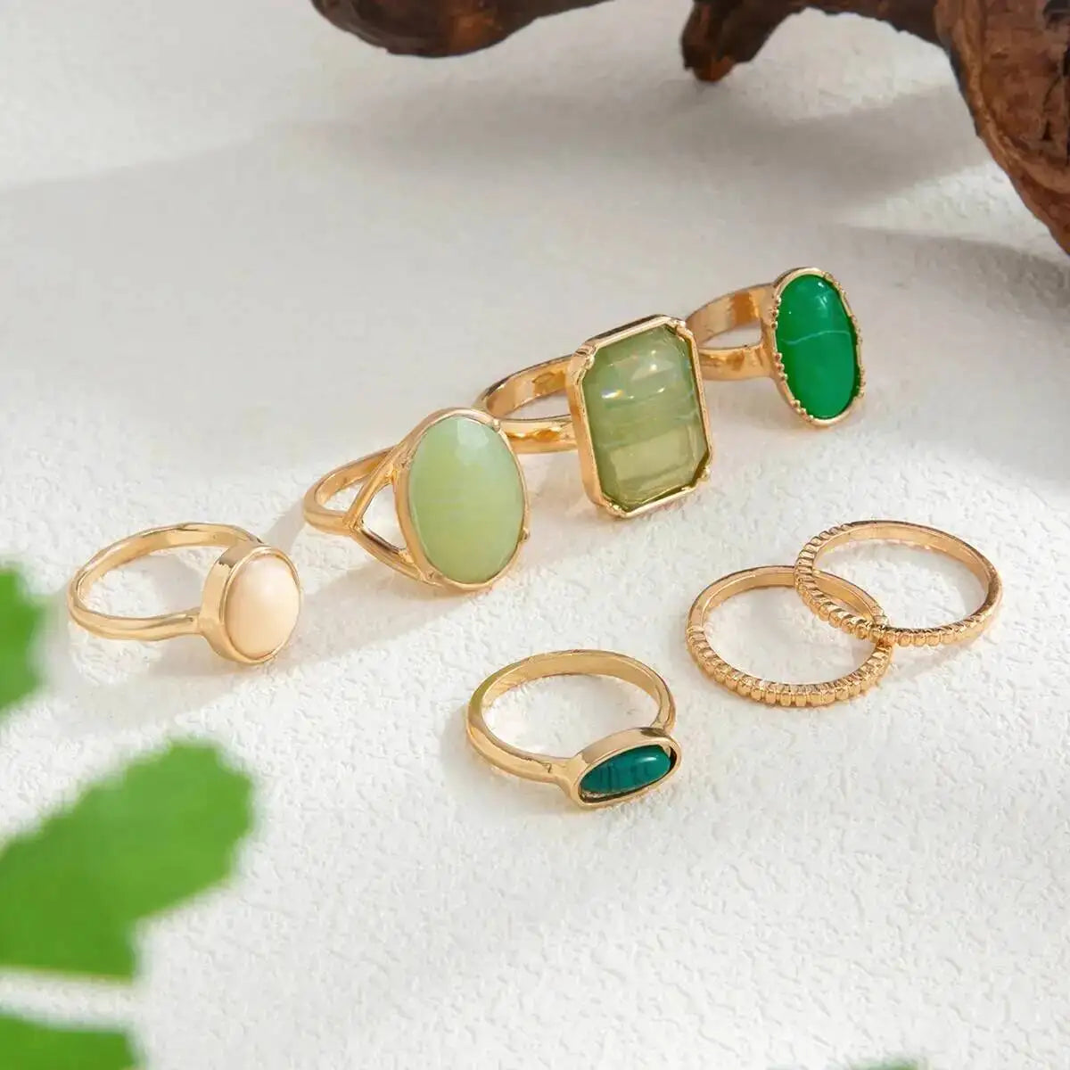 Ingemark 7Pcs Elegant Inlaid Colorful Acrylic Resin Rings Set for Women Retro Geometric Irregular Stackable Rings Boho Jewelry