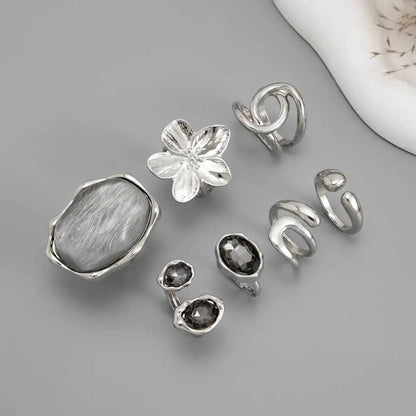 Ingemark 7Pcs Stylish Rhinestone Open Rings Set for Women Retro Gothic Stackable Big Flower Adjustable Finger Ring Jewelry Gifts