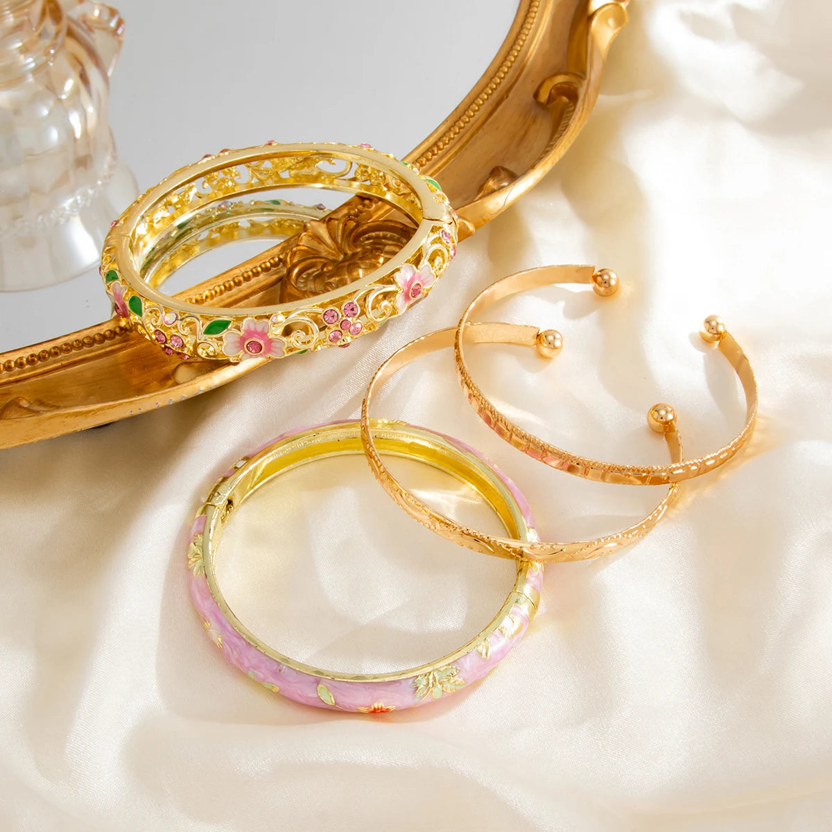 Ingemark 4Pcs/Set Elegant Enamel Dropped Glaze Flower Cuff Bracelet Women Exquisite Glass Rhinestone Gold Color Open Bangle