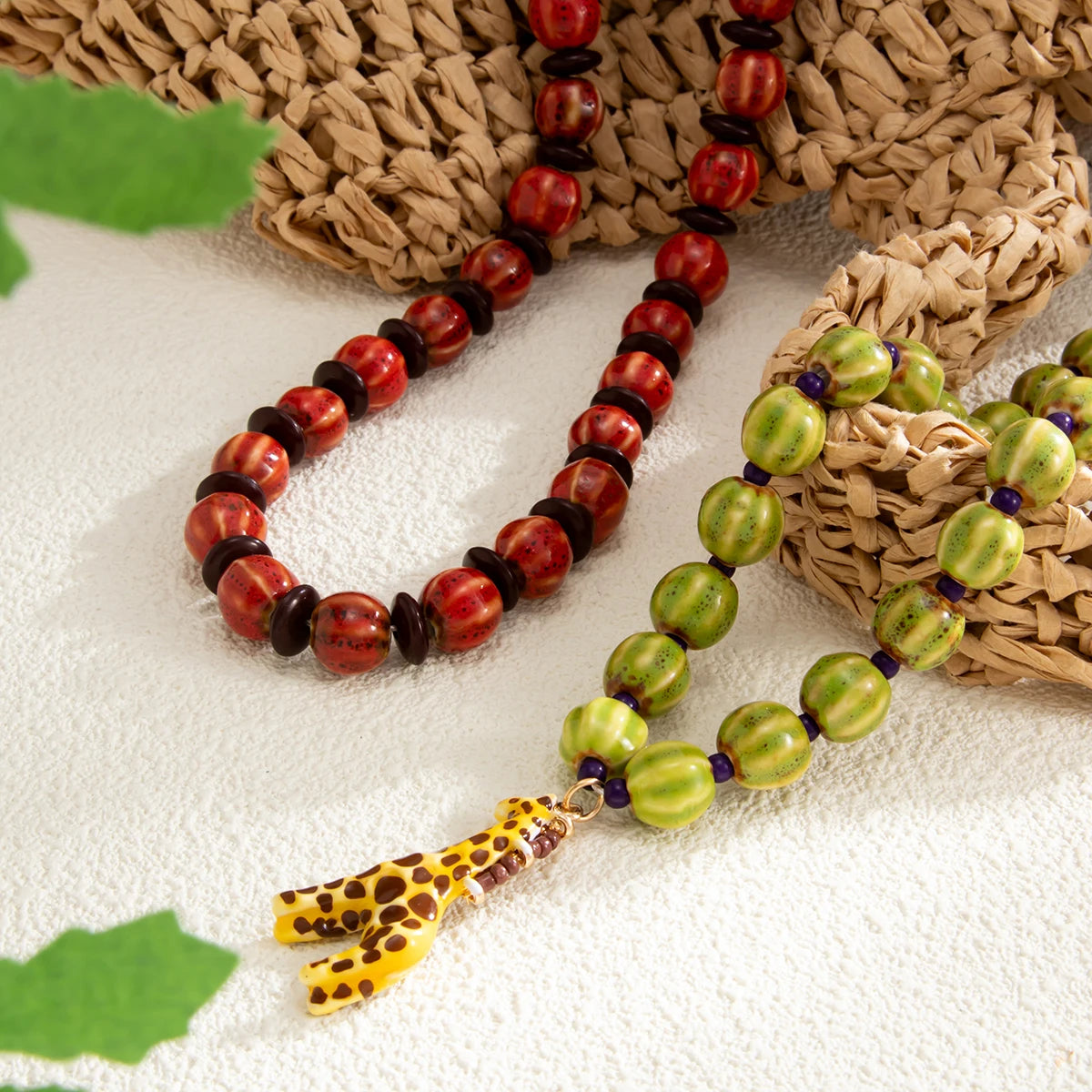 Ingemark 2Pcs/Set Trendy Red Greend Ceramics Beaded Chokers Necklace Women Vintage Stacked Giraffe Pendant Necklace Boho Jewelry