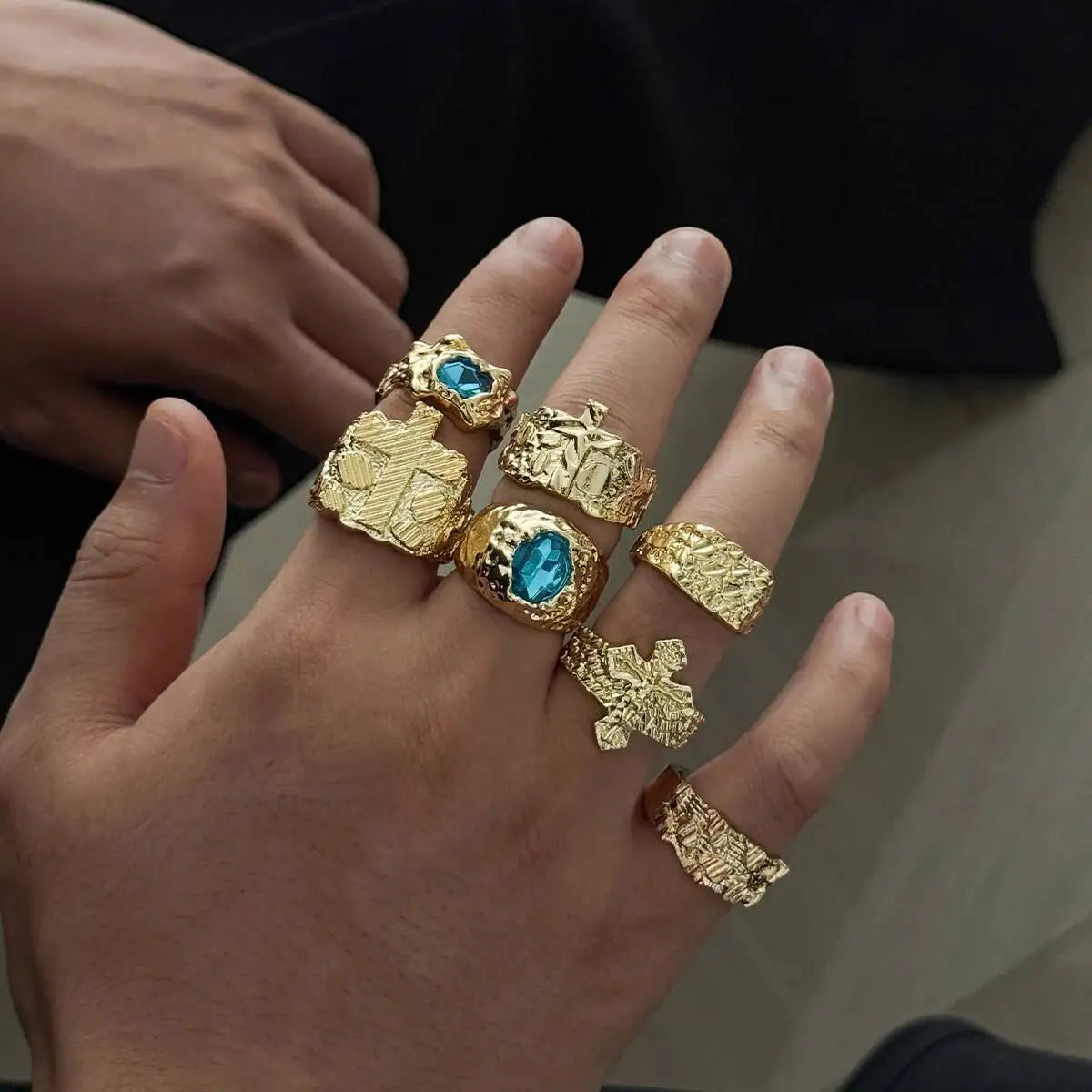 Ingemark 7 Pcs/Set Unique Gold Color Texture Metal Open Rings for Men Punk Inlay Blue Acrylic Rhinestone Rings Male Jewelry Gift
