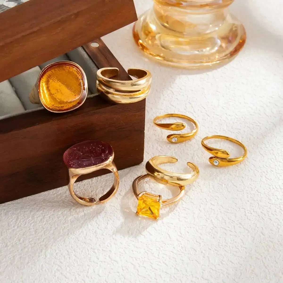 Ingemark 7-piece Inlaid Acrylic Resin Adjustable Open Rings Set Women New Trendy Gold Color Stackable Knuckle Ring Party Jewelry