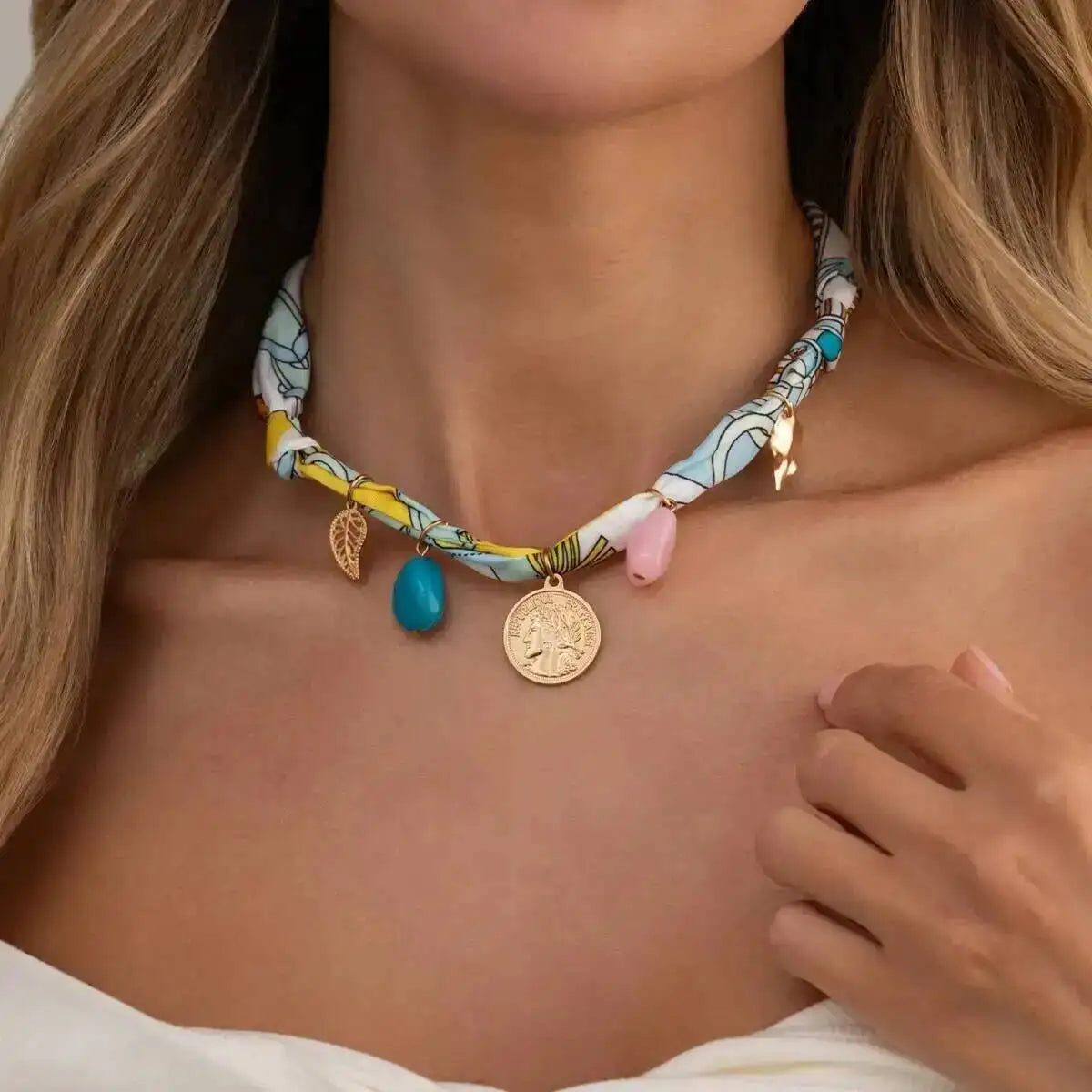 Ingemark Elegant Adjustable Silk Scarf Choker Necklace for Women Vintage Boho Leaf Coin Pendant Necklace Daily Jewelry Gift